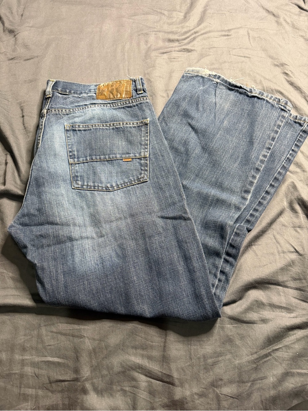 Men's Straight-Leg Denim Jeans in Light Blue - Picture 4 of 5